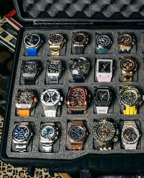 CASUAL WATCH PALLETS