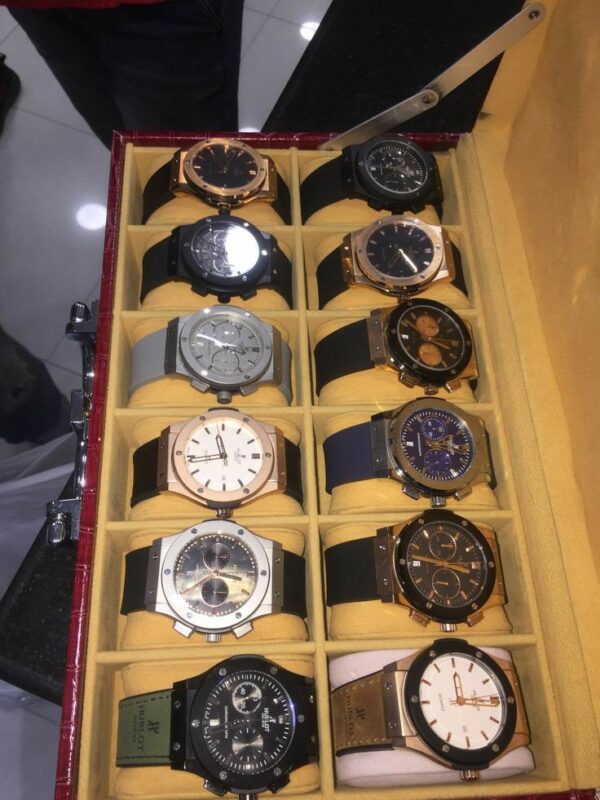 CASUAL WATCH PALLETS